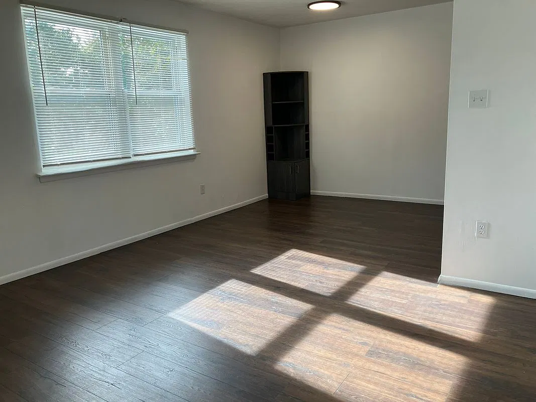 2 bed, 1.0 bath, 850 sqft, $1,650 — Photo 2
