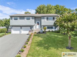 11 Fulton Rd, Somerset, NJ 08873