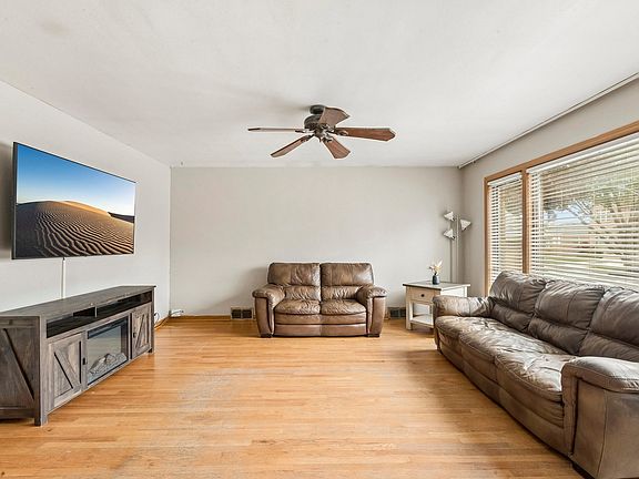 3rd image of 5742 S Rutherford Ave
