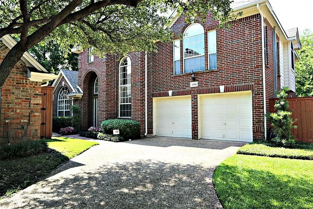 3 bed, 2.5 bath, 2202 sqft, $3,200 — Photo 1