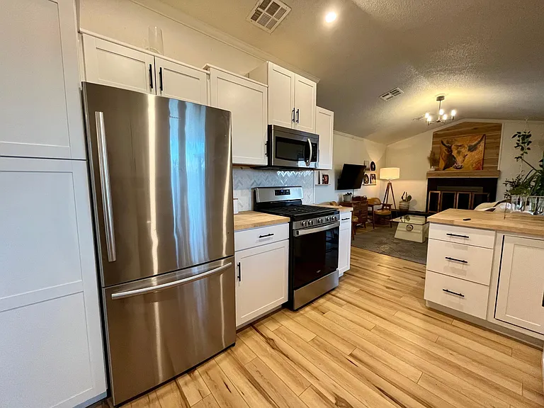2805 Meadow Ln — Photo 4