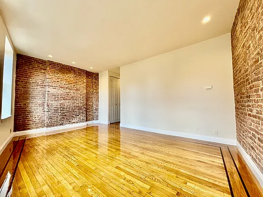 Rented by J & L Holding Corporation | media 3