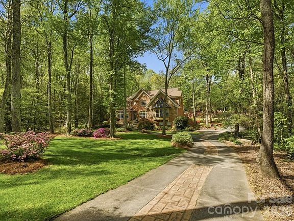 4th image of 809 Savile Ln