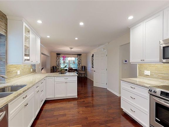 5th image of 500 Flamevine Ln