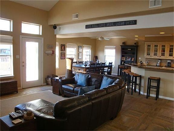 4th image of 546 Sunset Cir