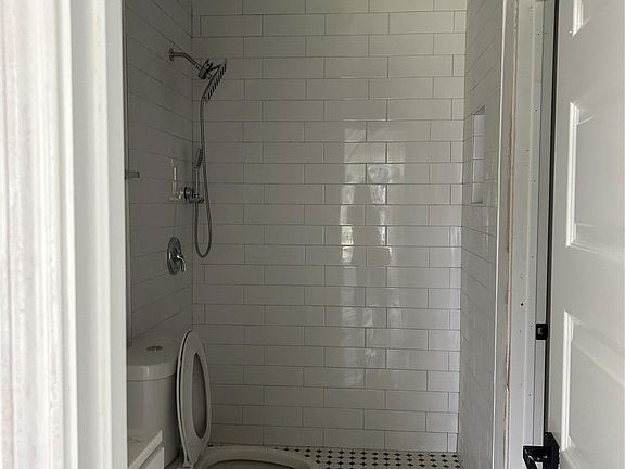 4th image of 4234 Howcher St