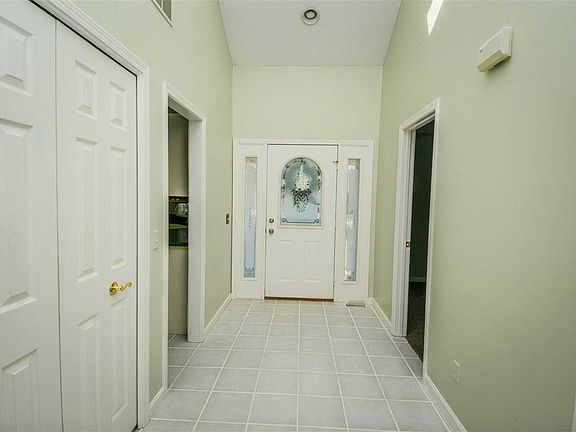 2nd image of 516 Connecticut Pl #9C
