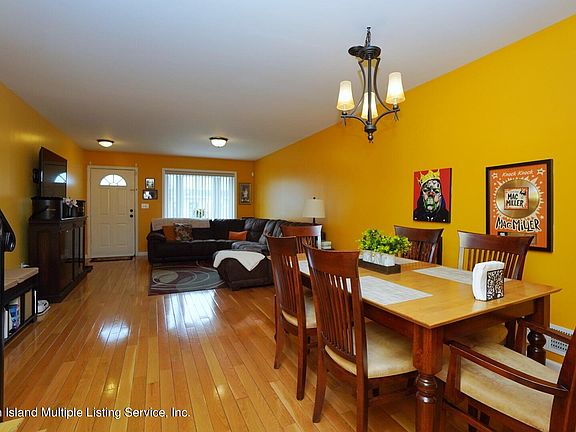 3rd image of 72 Lyceum Ct