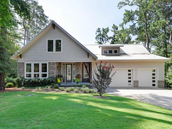 59 Lakeview Dr, Whispering Pines, NC 28327