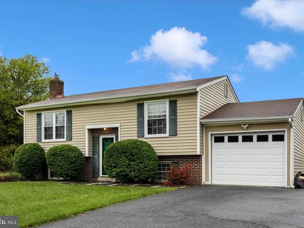 11005 Horseshoe Dr, Frederick, MD 21701