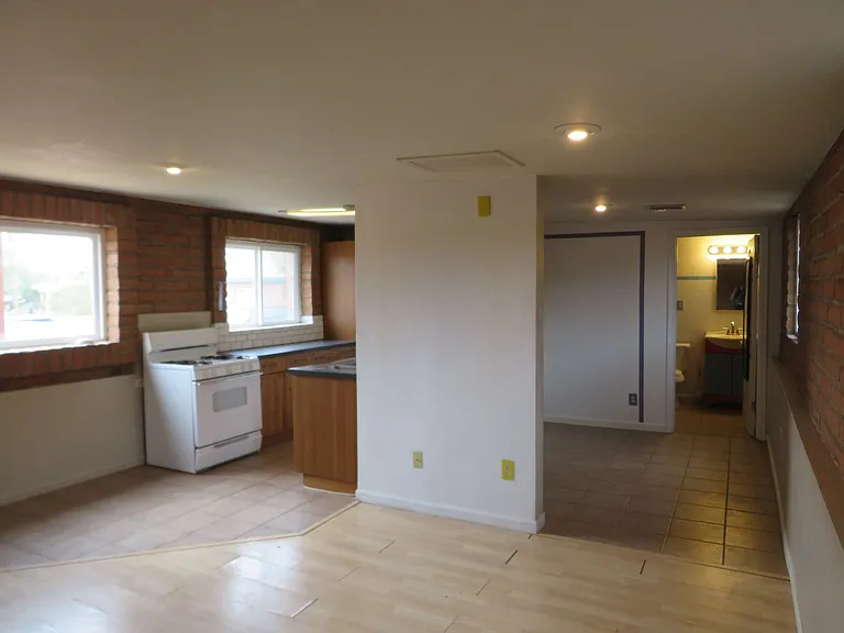 1610 E Copper St — Photo 9