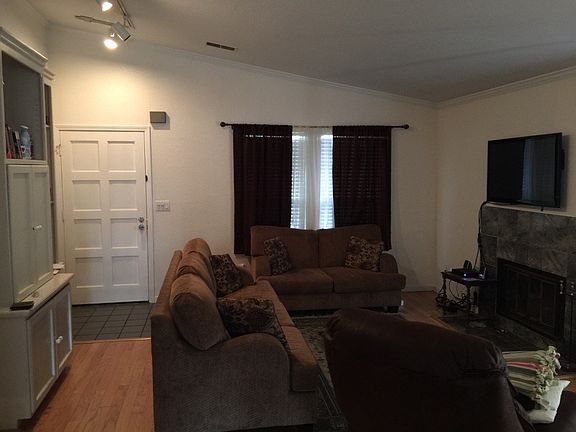 2nd image of 6017 Carolina Cir