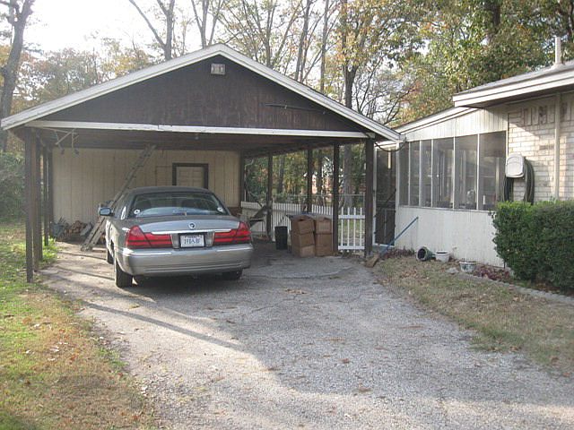 2nd image of 176 Lazybrook Dr