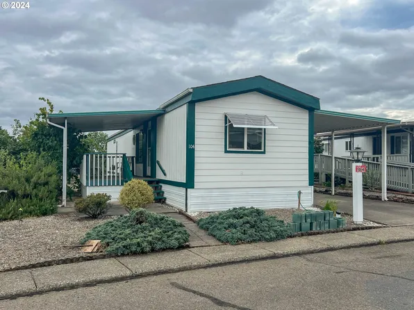 104 Shadow Ranch Ln, Roseburg, OR 97470