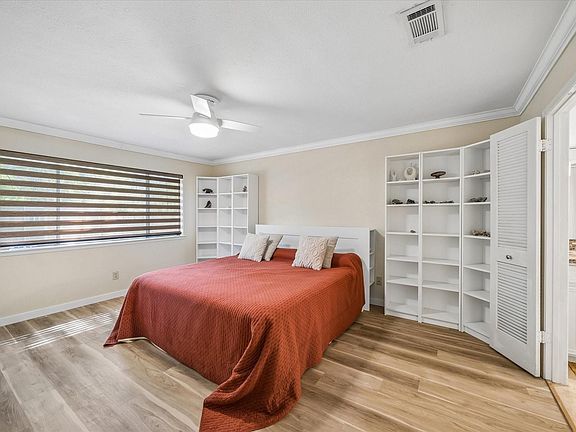 5th image of 1 Sandlily Ct