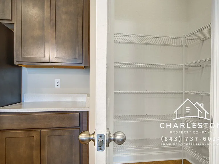 7824 Montview Rd — Photo 21