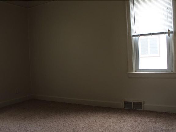 5th image of 23759 Carlisle Ave APT 1