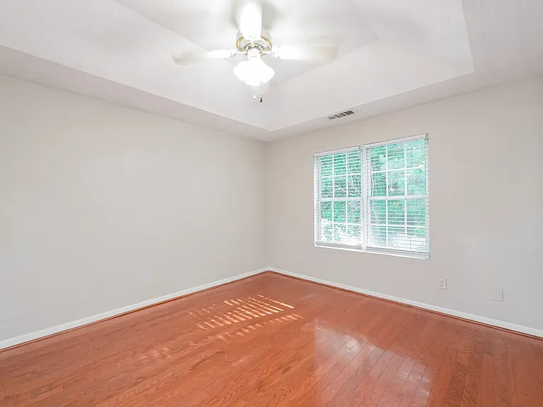 2124 Oakland Spring Dr — Photo 10