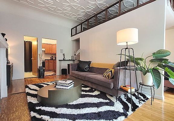 2nd image of 313 W 76th St APT 3A