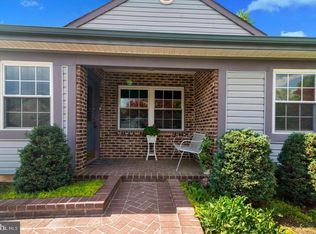 13 Locust Ct, Mount Laurel, NJ 08054