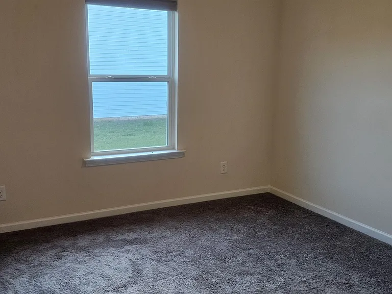 110 Kaitlyn Cir — Photo 5