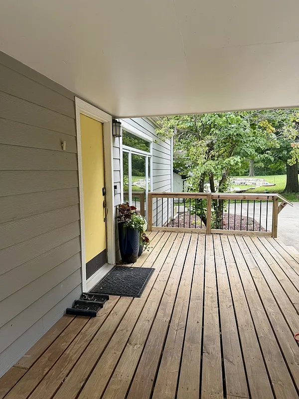 4 bed, 2.0 bath, 2560 sqft, $2,695 — Photo 2