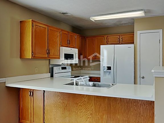 4th image of 2011 Lassiter Dr