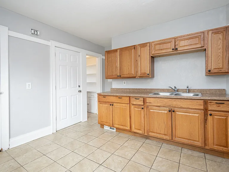 4033 N 12th St #2 — Photo 2