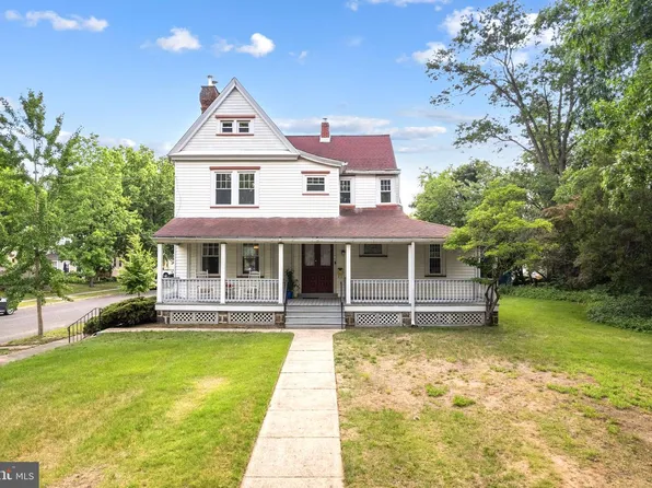 404 Fulton St #406, Riverton, NJ 08077
