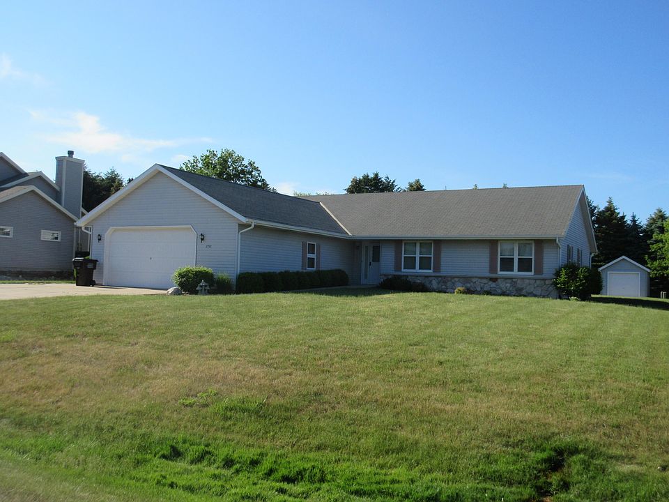 2nd image of 2720 Catherine Dr