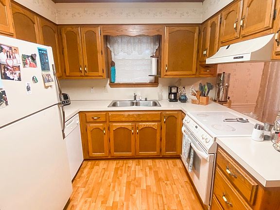 5th image of 200 Western Hills Dr