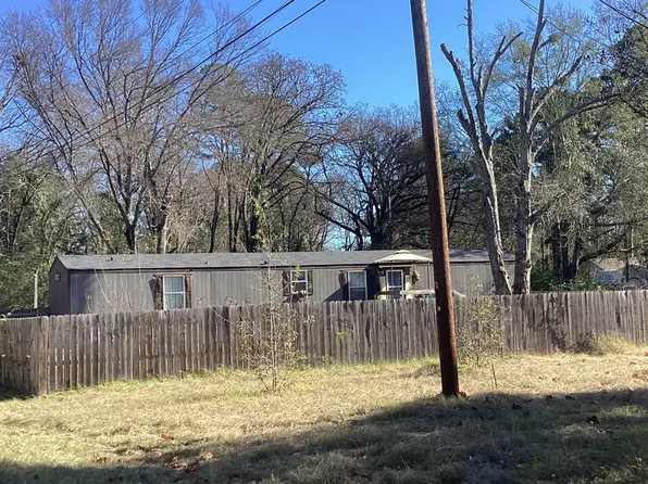 16875 Lakeway Cir, Flint, TX 75762