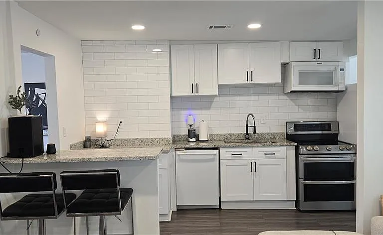 606 W Lake Ave NW — Photo 15