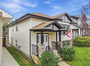 19 NE Regatta Way, Sylvan Lake, AB T4S 0E9