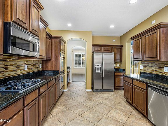 5th image of 28425 N 66th Ave
