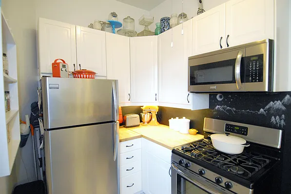 Sold by R New York | media 16