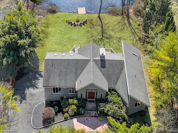 286 S Mountain Road, New City, NY 10956