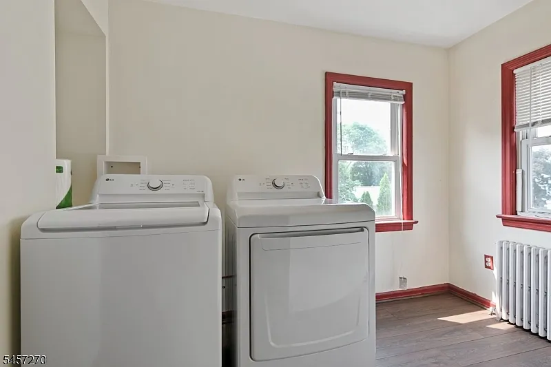 2 bed, 1.0 bath, $3,000 — Photo 3
