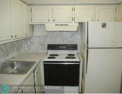 2nd image of 82 Sheffield St #D