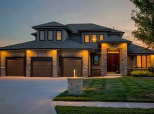 1902 S 214th St, Elkhorn, NE 68022