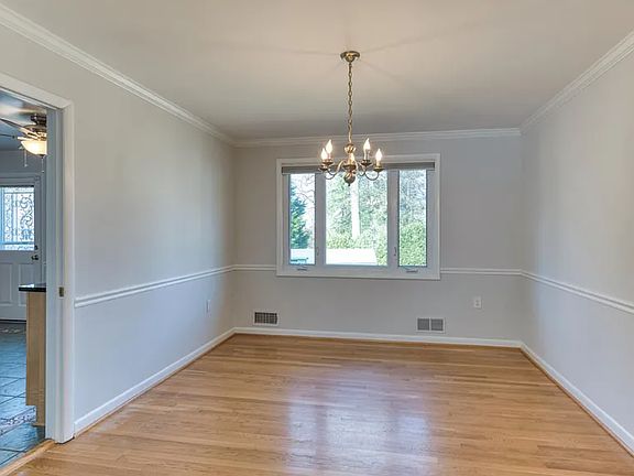5th image of 6414 Old Chesterbrook Rd