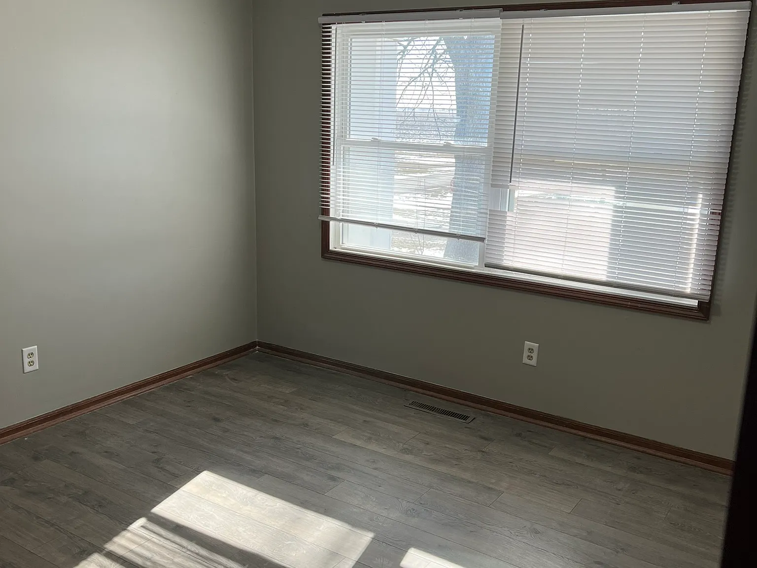 3 bed, 2.5 bath, 1755 sqft, $2,100 — Photo 4