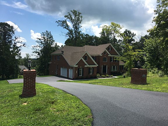 View from Trotting Path Ct