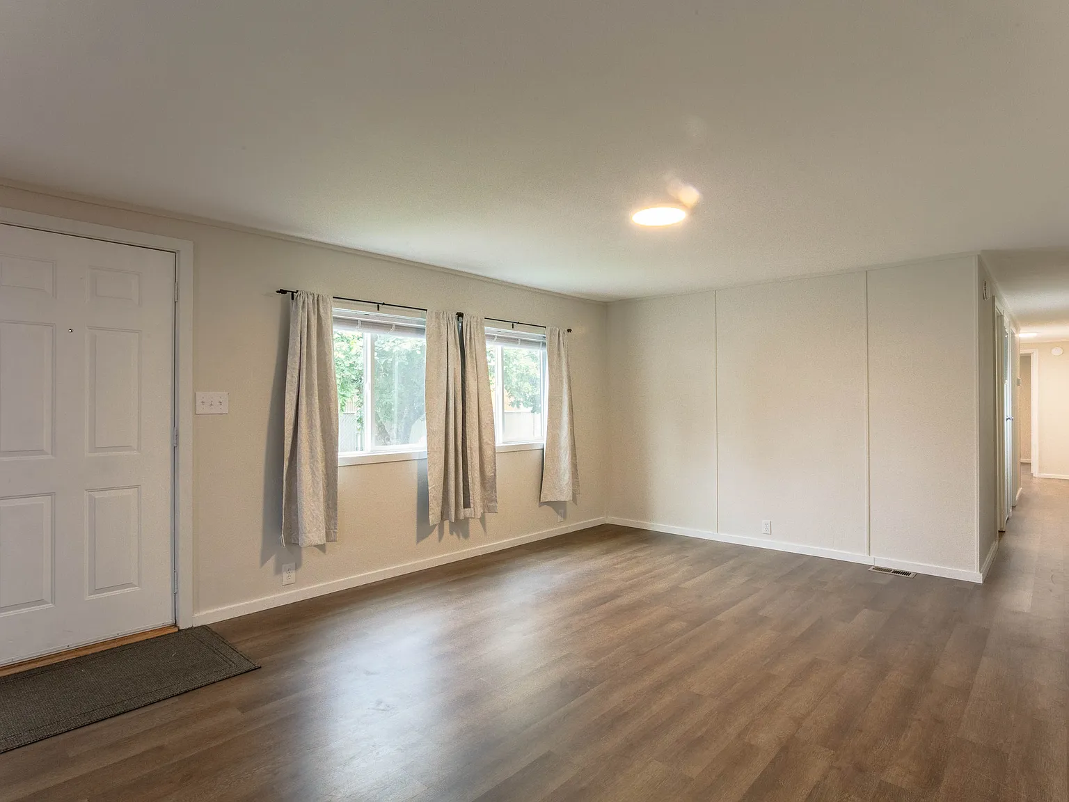 3 bed, 1.5 bath, 980 sqft, $1,800 — Photo 4