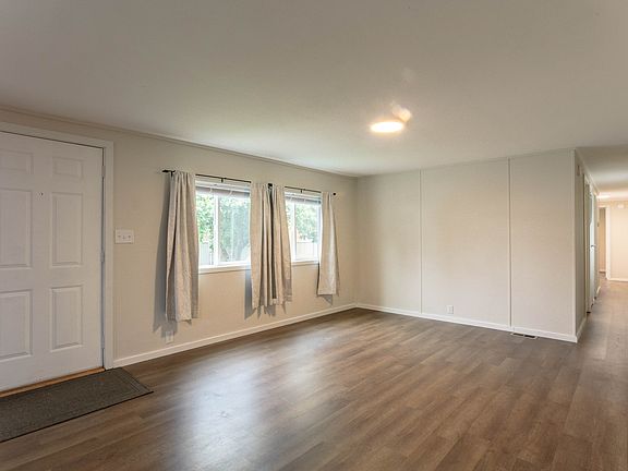 4th image of 2907 N Howard St