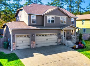 1833 SW Downfield Way, Oak Harbor, WA 98277
