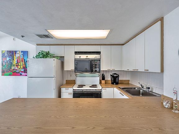 4th image of 3023 S Atlantic Ave #2040