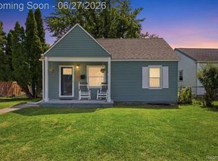 27116 Delton St, Madison Heights, MI 48071