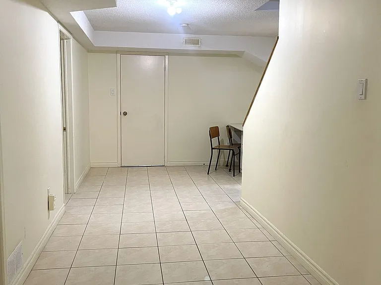 23 Vickers Rd #2-1 — Photo 11