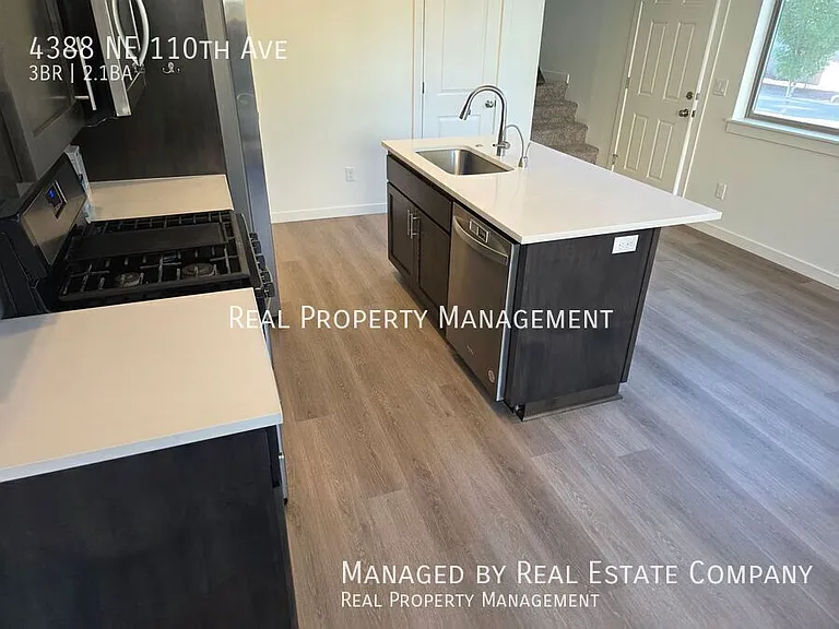 4388 NE 110th Ave — Photo 6
